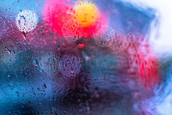 Gotas Lluvia Sobre Cristal Suv Sobre Fondo Las Luces — Foto de Stock