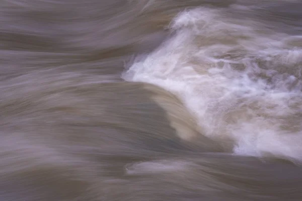Прекрасні Текстуальні Хвилі Гірської Річки — стокове фото
