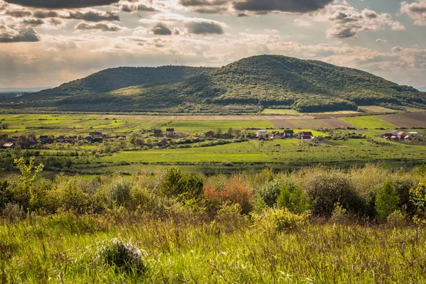 Wiosenny Krajobraz Dolinie Karpat — Zdjęcie stockowe