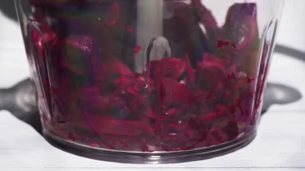 Electric Shredder Crushes Beet — 图库视频影像