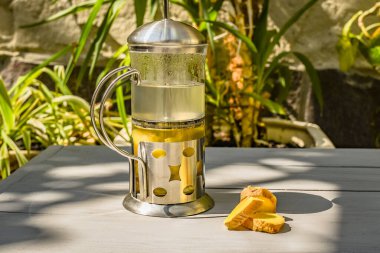 Limonlu zencefilli çay.