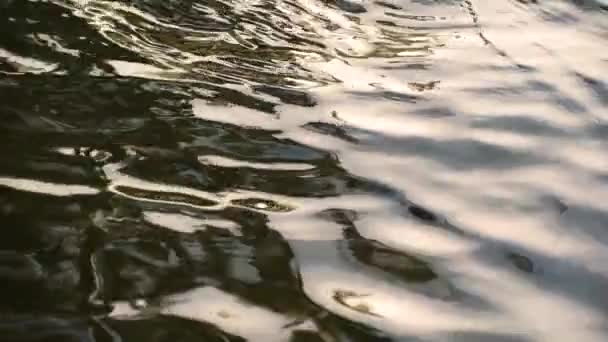 Bild Von Wasser Und Sonne Bei Sonnenuntergang — Stockvideo