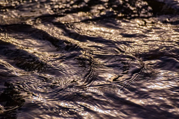 Bild Von Wasser Und Sonne Bei Sonnenuntergang — Stockfoto