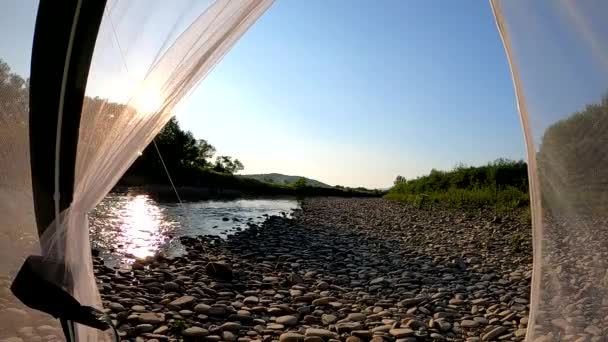 Yaz Mevsiminde Bir Dağ Nehri Manzarasının Zaman Aşımı — Stok video