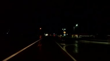 Cipin camından içeri yıldırım düşen güçlü bir fırtına var.