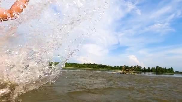 Landskap Översvämmande Bergsflod Sommarkväll — Stockvideo