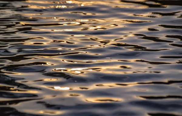 Texturwellen Eines Gebirgsflusses Der Stunde Des Sonnenuntergangs — Stockfoto