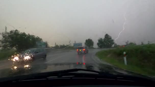 Uderzenie Pioruna Podczas Ulewnego Deszczu Środku Huraganu — Wideo stockowe