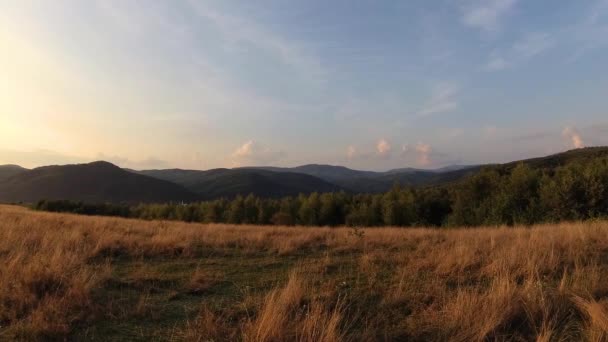 Lapso Tiempo Puesta Sol Verano Por Noche Campo Montañoso — Vídeo de stock