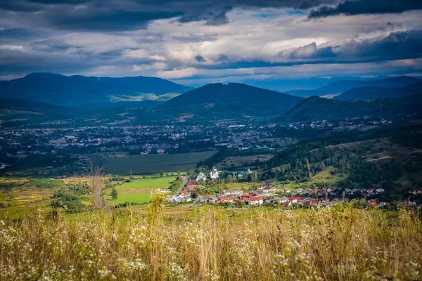 Осінній Краєвид Сонця Долині Карпатських Гір — стокове фото
