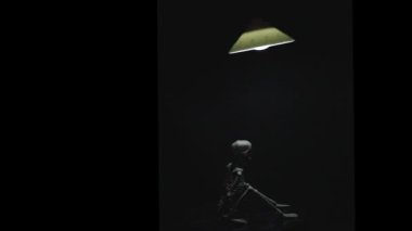 Cadılar Bayramı atmosferi için bir karakter.