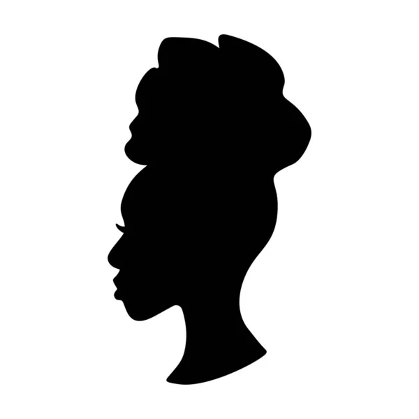 Kafası sarılı Afrikalı Amerikan kadınlarının siluetleri. Güzel siyah kızlar profili. Vektör moda illüstrasyonu beyazda izole edildi.