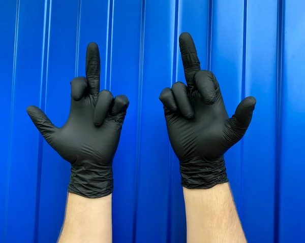 Hand Schwarze Handschuhe Mittelfinger Geste Der Aggression Oder Respektlosigkeit Auf — Stockfoto