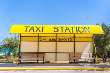 Yunanistan sahilinde sarı taksi durağı