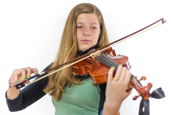 Európai tizenéves lány játék hegedű — Stock Fotó