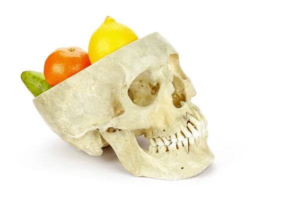 Calavera humana como escama de fruta —  Fotos de Stock