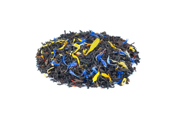 Montón de té de ensueño exótico suelto colorido sobre fondo blanco — Foto de Stock
