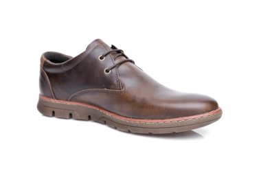 bir beyaz, en iyi görünüm izole kahverengi deri ayakkabı