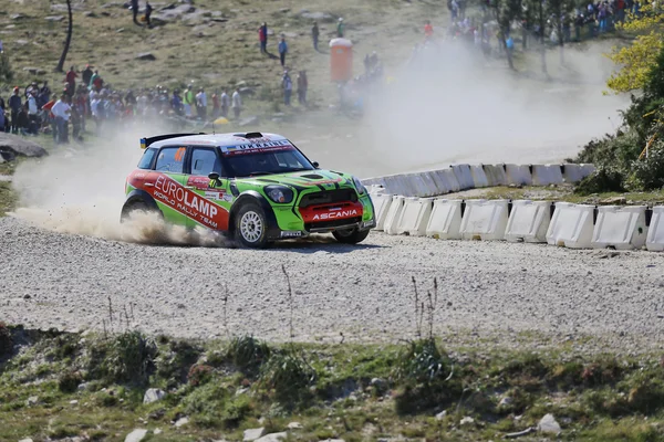 :Ukranian driver Valeriy Gorban and co-driver Volodymyr Korsia steer their BMW-Mini John Cooper Works — Stock Photo, Image