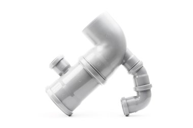 Yeni gri pis su borusu üzerinde beyaz izole