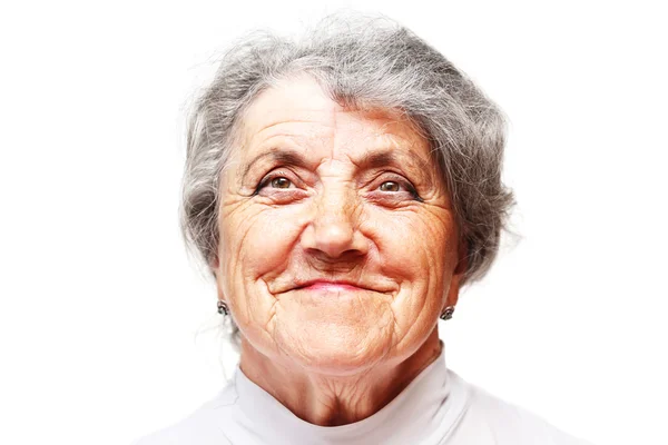 Счастливая старуха на белом лице — стоковое фото