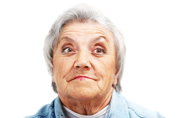 Лицо бабушки на белом фоне — стоковое фото