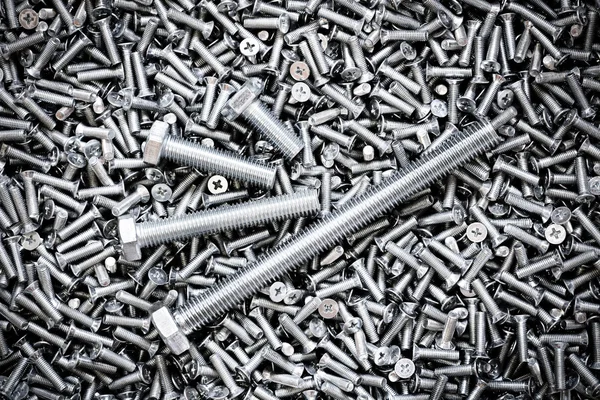 Somun ve civata karışımı