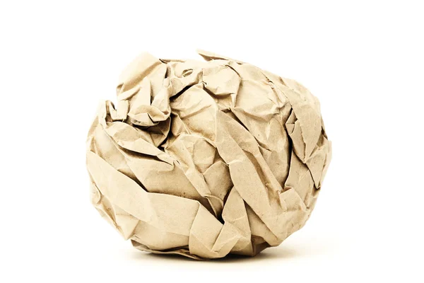 Bruine papieren bal op witte isoleren — Stockfoto