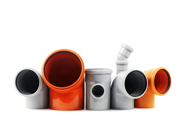 Yeni gri ve kahverengi drenaj boruları