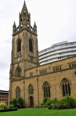 Liverpool 'un eski Unesco Dünya Mirası Denizcilik Ticaret Şehri' nin bir parçasıydı. Pier Head, Liverpool, İngiltere, 16 Ağustos Pazartesi