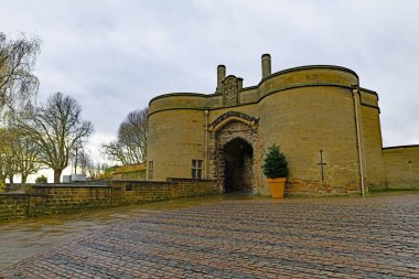 Nottingham Şatosu, ortaçağ kalesinin bulunduğu bölgede bir müze ve sanat galerisi olarak işletilen bir eğlence merkezidir..