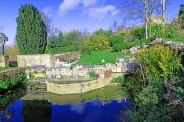 Snowshill Malikanesi, 1 Kasım 2025 Cumartesi günü İngiltere 'nin Worchester şehrinde popüler bir ziyaretçi merkezidir..