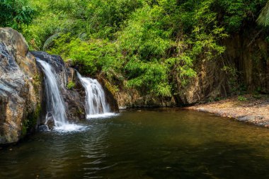 Güzel şelale. Namtok ang beng, Chaman, Makham Bölgesi, Chanthaburi. Tayland
