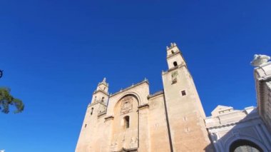 Merida, Meksika - 11 Şubat 2020: Meksika, Merida Katedrali, Latin Amerika 'nın en eski katedrali.