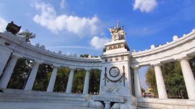 Mexico City Alameda Central Park 'taki Benito Juarez Anıtı (The Juarez Hemicycle)