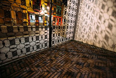 Oaxaca, eski şehir sokakları ve şehir simgesel harfleri gece tarihi şehir merkezinde