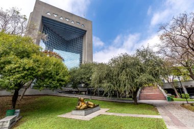 Monterrey, Landmark Macroplaza, La Gran Plaza, tarihi şehir merkezinde meydan, dünyanın yedinci büyük meydanı.