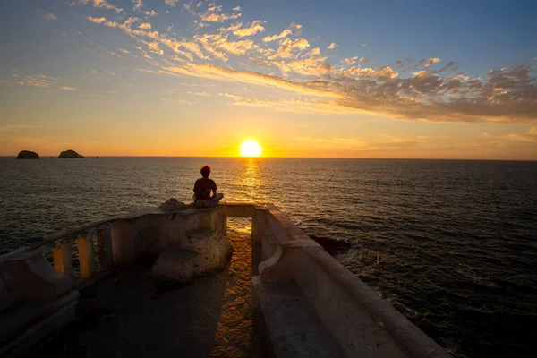 Famoso paseo marítimo Mazatlán, El Malecón, con miradores oceánicos y paisajes escénicos —  Fotos de Stock