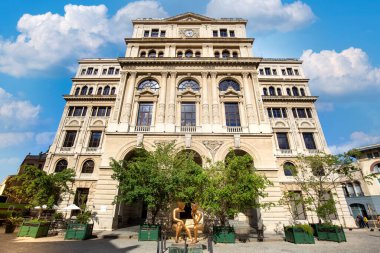 San Francisco Meydanı, Plaza de San Francisco de Asis, Eski Havana 'da, adını Fransisken manastırından almıştır.