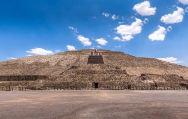 Teotihuacan piramit kompleksi Mexico Highlands ve Mexico Valley 'e yakın.