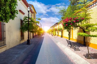 Guadalajara, Tlaquepaque turizm sezonunda renkli sokaklar