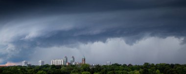 Toronto, GTA, Kanada, kasırgalar ve kasırgalar eyalette mülke zarar ve karışıklığa yol açıyor