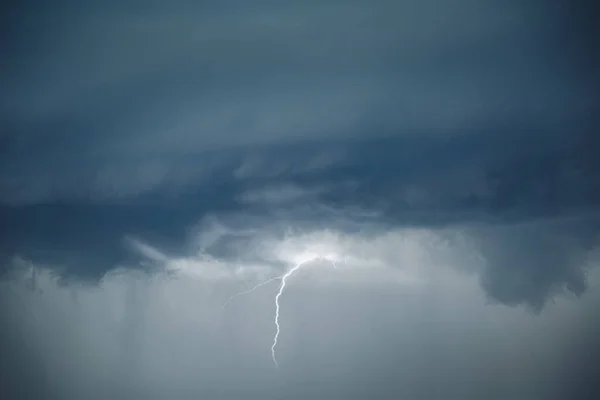 Toronto, GTA, Kanada: Tornados und Hurrikane verursachen Sachschäden und Störungen in der Provinz — Stockfoto