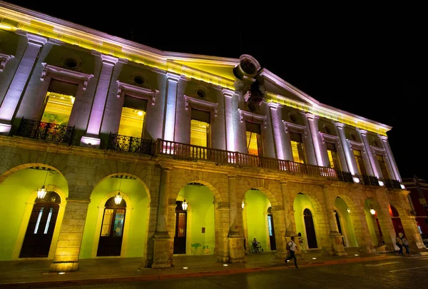 Ayuntamiento - Palacio Municipal, Palacio Municipal, de Mérida situado en la céntrica Plaza Grande frente a la Catedral de Mérida —  Fotos de Stock