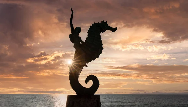 Famous Puerto Vallarta sea promenade, El Malecon, with ocean lookouts, beaches, scenic landscapes hotels and city views — Stock Photo, Image