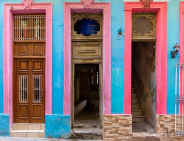 Paseo El Prado ve Capitolio yakınlarındaki Havana Vieja 'nın tarihi şehir merkezindeki Eski Havana caddeleri