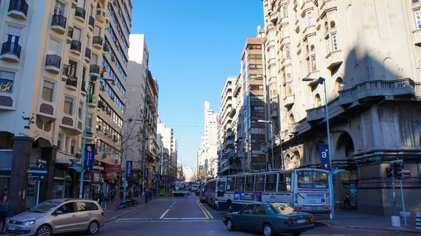 City streets in Montevideo downtown and historic center — Stock Photo, Image