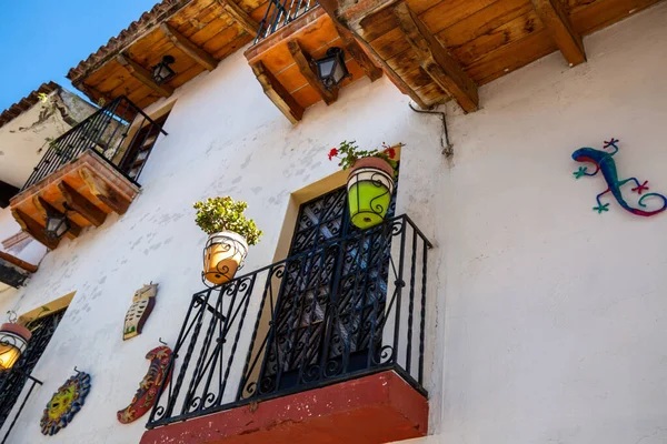 Mexico, Scenic Taxco colonial architecture and cobblestone narrow streets in historic city center near Santa Prisca church