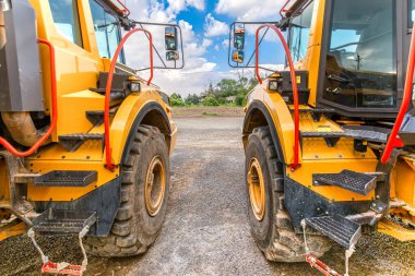 Şehir merkezindeki lüks konutun inşaatı sırasında covid-19 pandemik konut patlaması sırasında birinci sınıf bir konumda yapıldı.