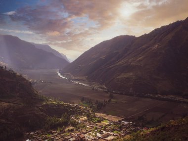 Cusco Peru yakınlarındaki İnkalar 'ın Kutsal Vadisi' nin manzarası.